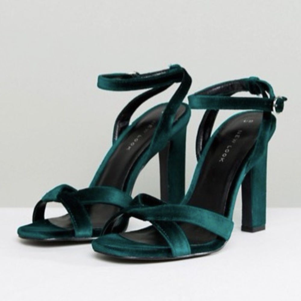 NWT Forest Green Velvet Heels
